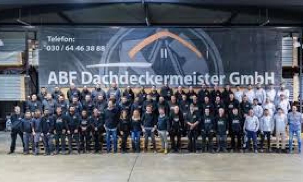 ABF Dachdeckermeister GmbH Teamfoto
